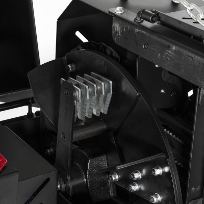 Lumag Rambo HC15H-V2 Scheibenradhäcksler mit 24,5 kW Benzin Motor und Rangierdeichsel mit Stützrad